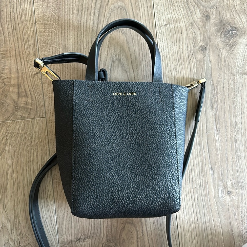 Crossbody purse